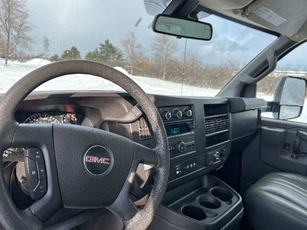 Light Duty Box Truck-Light and Medium Duty Trucks-GMC-2021-Savana G33903-Rochester-NY-106,810\n\t\tmiles-$ 27,000 - Image 15
