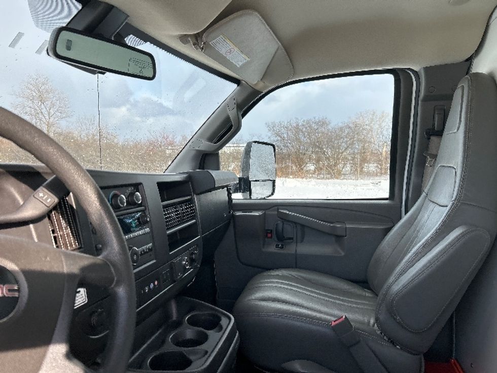 Light Duty Box Truck-Light and Medium Duty Trucks-GMC-2021-Savana G33903-Rochester-NY-106,810\n\t\tmiles-$ 27,000 - Image 16