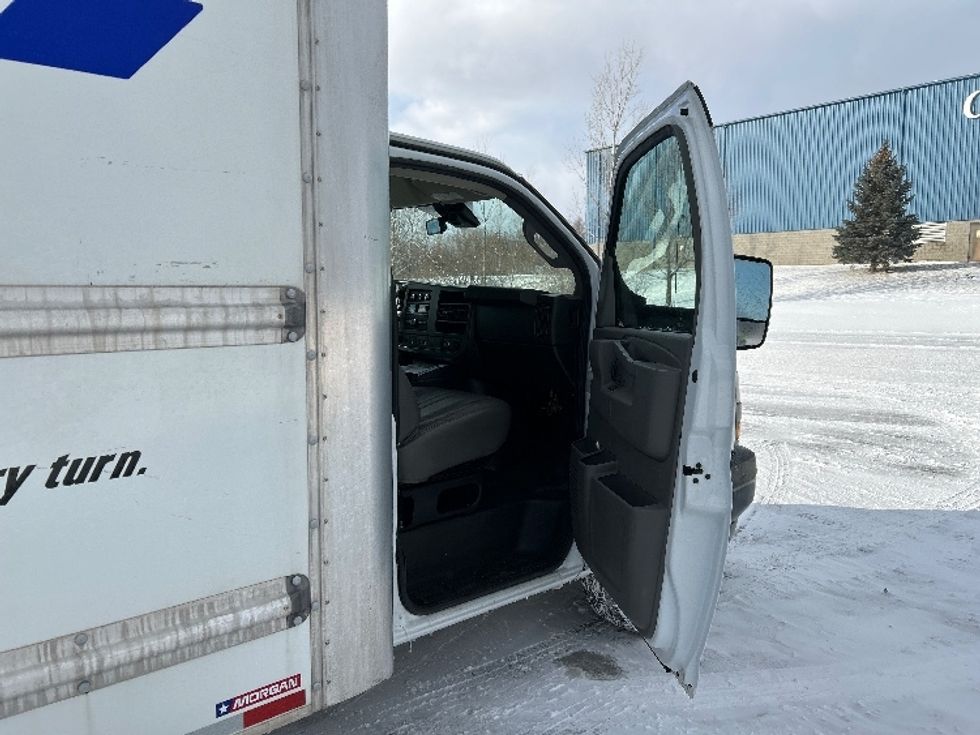 Light Duty Box Truck-Light and Medium Duty Trucks-GMC-2021-Savana G33903-Rochester-NY-106,810\n\t\tmiles-$ 27,000 - Image 17
