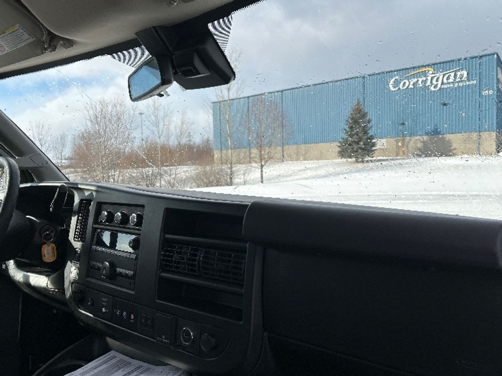 Light Duty Box Truck-Light and Medium Duty Trucks-GMC-2021-Savana G33903-Rochester-NY-106,810\n\t\tmiles-$ 27,000 - Image 18