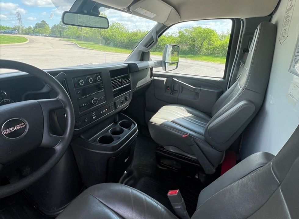 Light Duty Box Truck-Light and Medium Duty Trucks-GMC-2021-Savana G33903-Rochester-NY-108,842\n\t\tmiles-$ 27,750 - Image 11