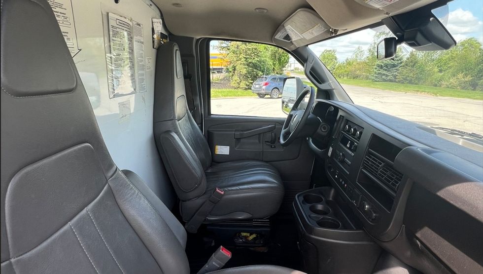 Light Duty Box Truck-Light and Medium Duty Trucks-GMC-2021-Savana G33903-Rochester-NY-108,842\n\t\tmiles-$ 27,750 - Image 15