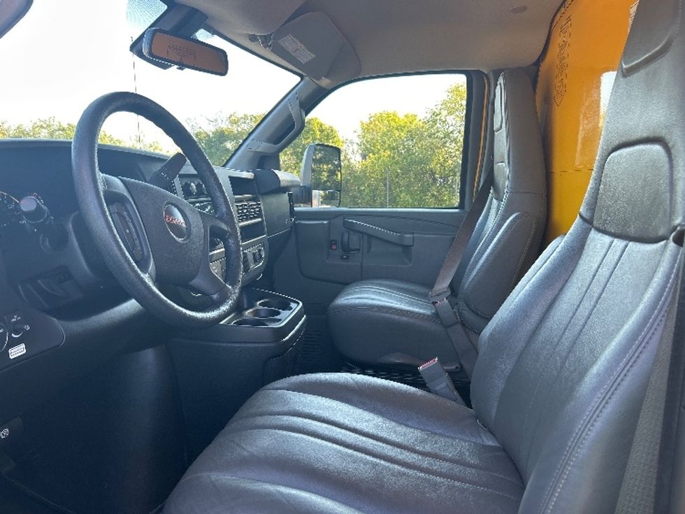 Light Duty Box Truck-Light and Medium Duty Trucks-GMC-2021-Savana G33903-Rochester-NY-118,252\n\t\tmiles-$ 21,250 - Image 16