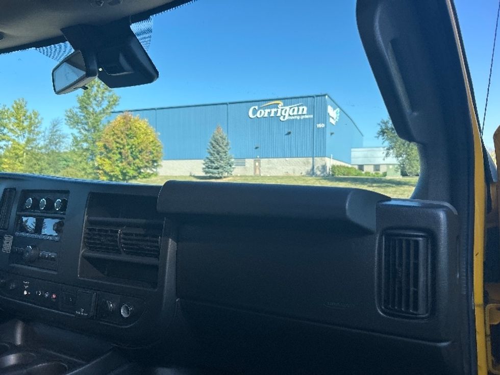 Light Duty Box Truck-Light and Medium Duty Trucks-GMC-2021-Savana G33903-Rochester-NY-118,252\n\t\tmiles-$ 21,250 - Image 18