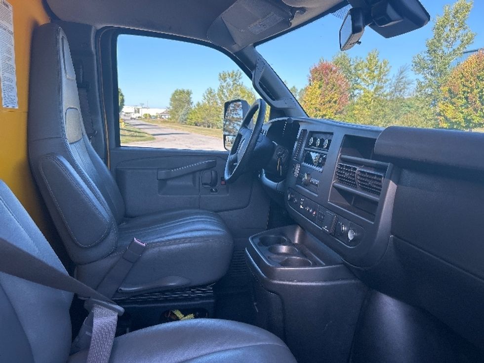 Light Duty Box Truck-Light and Medium Duty Trucks-GMC-2021-Savana G33903-Rochester-NY-118,252\n\t\tmiles-$ 21,250 - Image 19