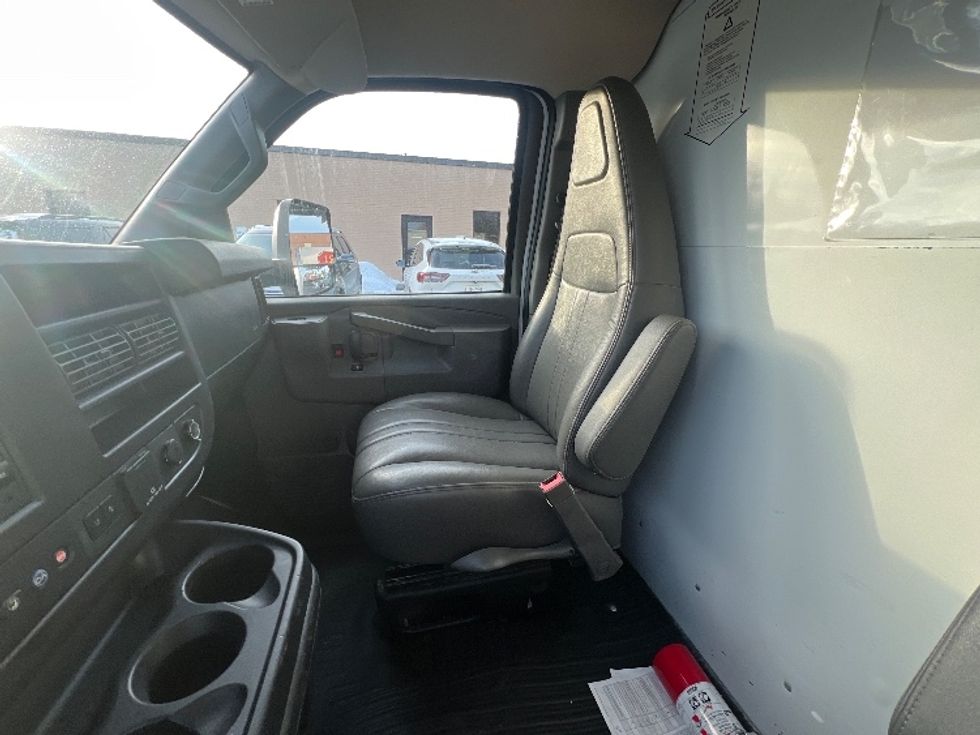 Light Duty Box Truck-Light and Medium Duty Trucks-GMC-2021-Savana G33903-Rochester-NY-88,087\n\t\tmiles-$ 29,000 - Image 19