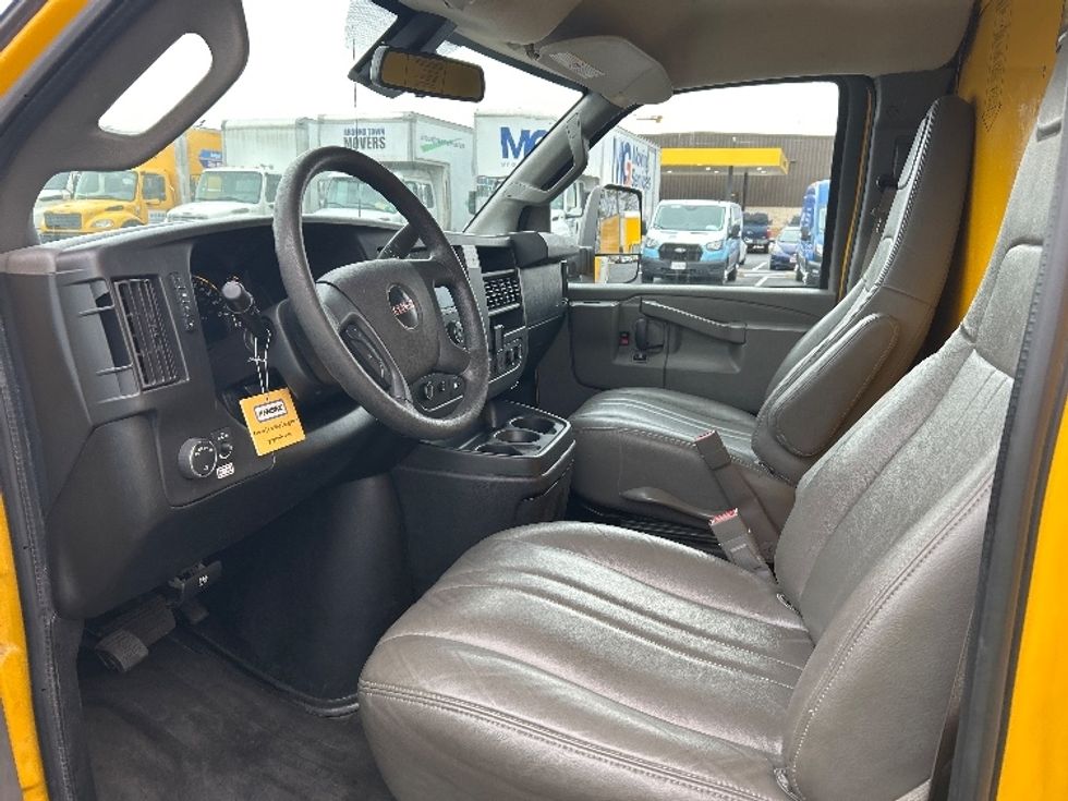 Light Duty Box Truck-Light and Medium Duty Trucks-GMC-2021-Savana G33903-Rockville-MD-110,682\n\t\tmiles-$ 24,500 - Image 18