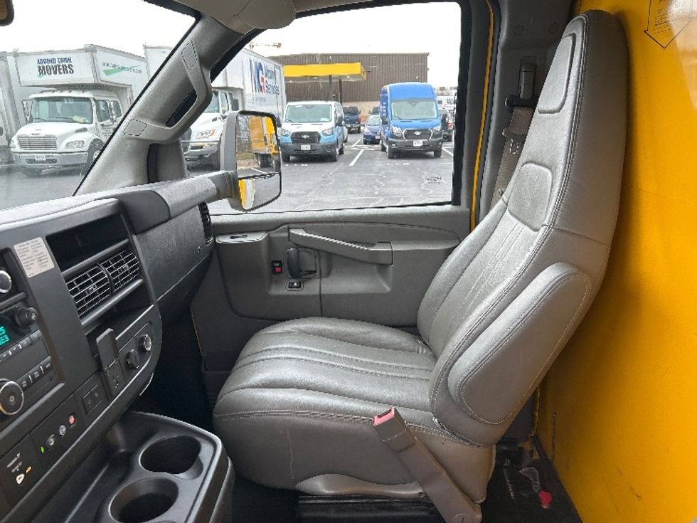 Light Duty Box Truck-Light and Medium Duty Trucks-GMC-2021-Savana G33903-Rockville-MD-110,682\n\t\tmiles-$ 24,500 - Image 19