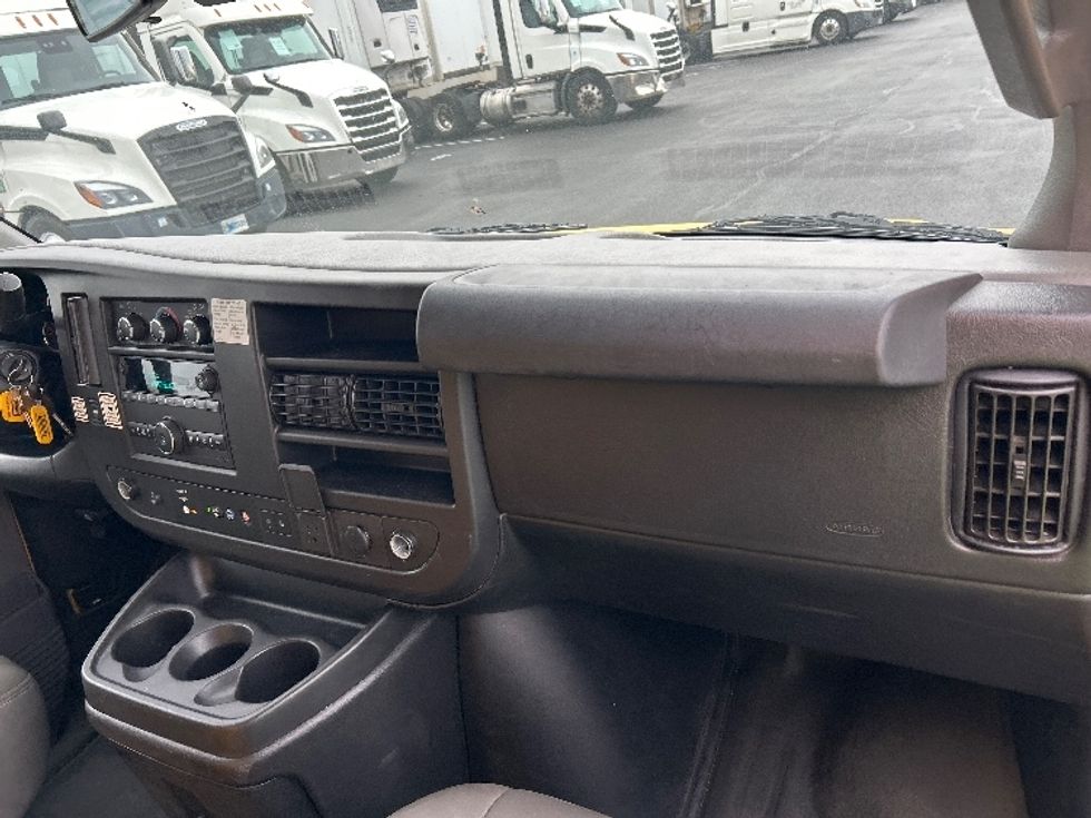 Light Duty Box Truck-Light and Medium Duty Trucks-GMC-2021-Savana G33903-Rockville-MD-110,682\n\t\tmiles-$ 24,500 - Image 21