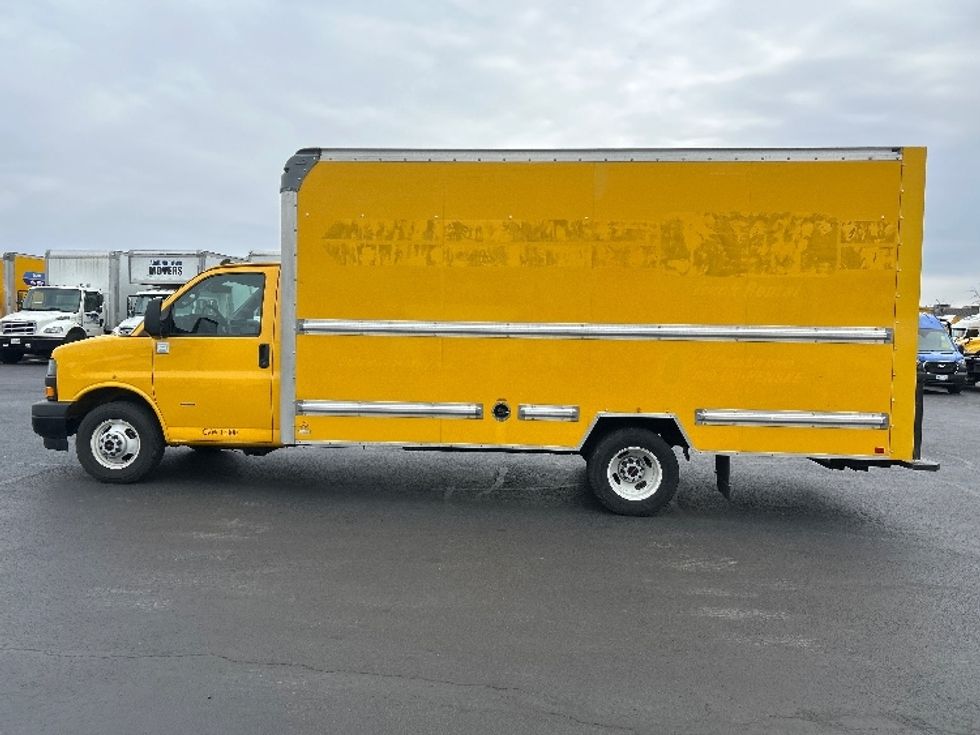 Light Duty Box Truck-Light and Medium Duty Trucks-GMC-2021-Savana G33903-Rockville-MD-110,682\n\t\tmiles-$ 24,500 - Image 4
