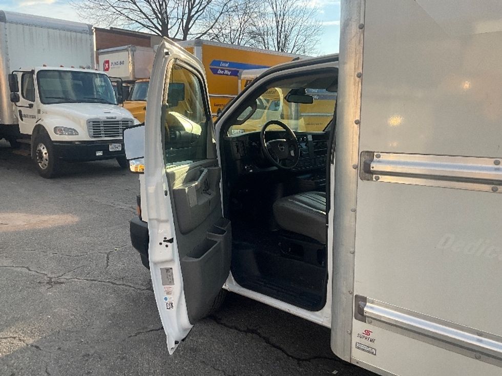 Light Duty Box Truck-Light and Medium Duty Trucks-GMC-2021-Savana G33903-Rockville-MD-113,101\n\t\tmiles-$ 27,250 - Image 15