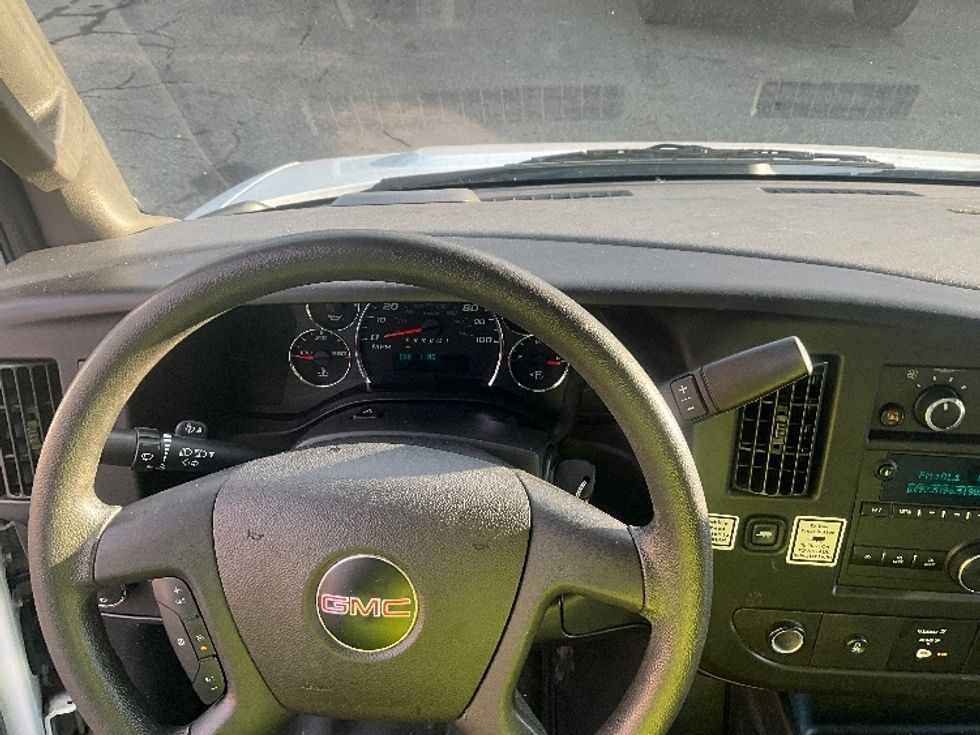 Light Duty Box Truck-Light and Medium Duty Trucks-GMC-2021-Savana G33903-Rockville-MD-113,101\n\t\tmiles-$ 27,250 - Image 17