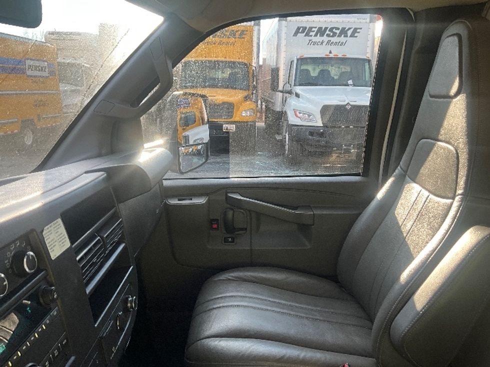 Light Duty Box Truck-Light and Medium Duty Trucks-GMC-2021-Savana G33903-Rockville-MD-113,101\n\t\tmiles-$ 27,250 - Image 18