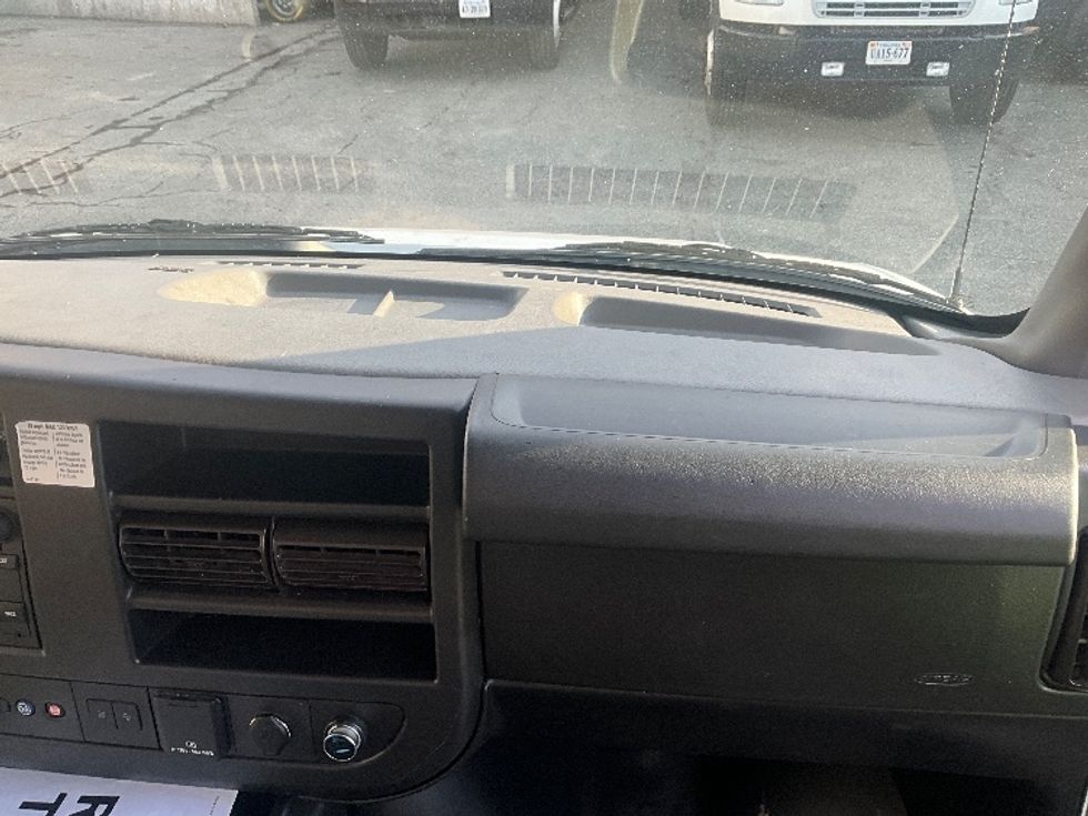 Light Duty Box Truck-Light and Medium Duty Trucks-GMC-2021-Savana G33903-Rockville-MD-113,101\n\t\tmiles-$ 27,250 - Image 20