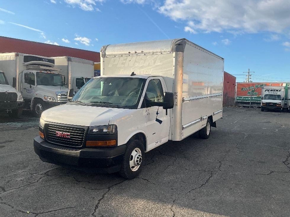 Light Duty Box Truck-Light and Medium Duty Trucks-GMC-2021-Savana G33903-Rockville-MD-113,101\n\t\tmiles-$ 27,250 - Image 3