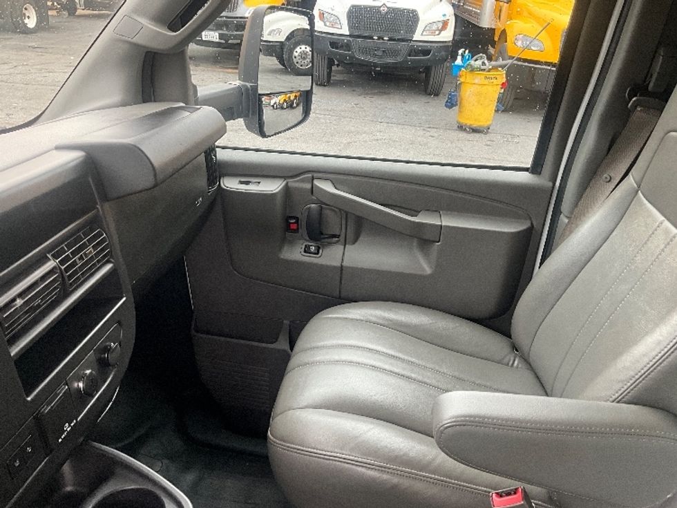 Light Duty Box Truck-Light and Medium Duty Trucks-GMC-2021-Savana G33903-Rockville-MD-114,266\n\t\tmiles-$ 25,750 - Image 18