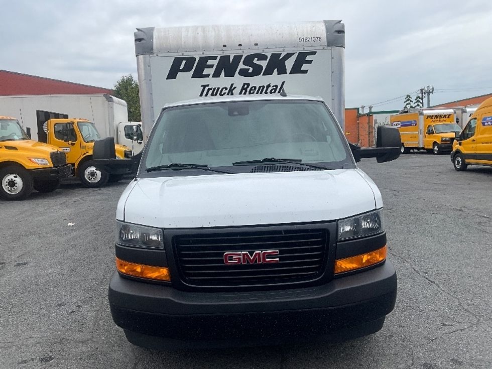 2021 Gmc Savana 3500 Cutaway photo 2