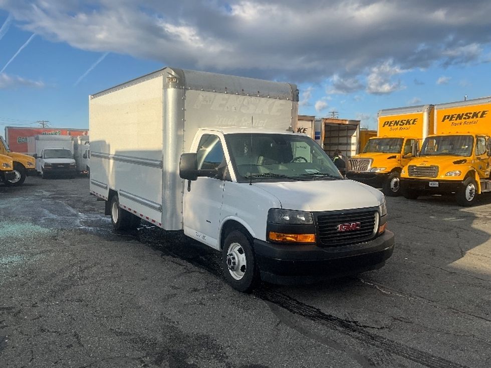 Light Duty Box Truck-Light and Medium Duty Trucks-GMC-2021-Savana G33903-Rockville-MD-114,823\n\t\tmiles-$ 28,250 - Image 1
