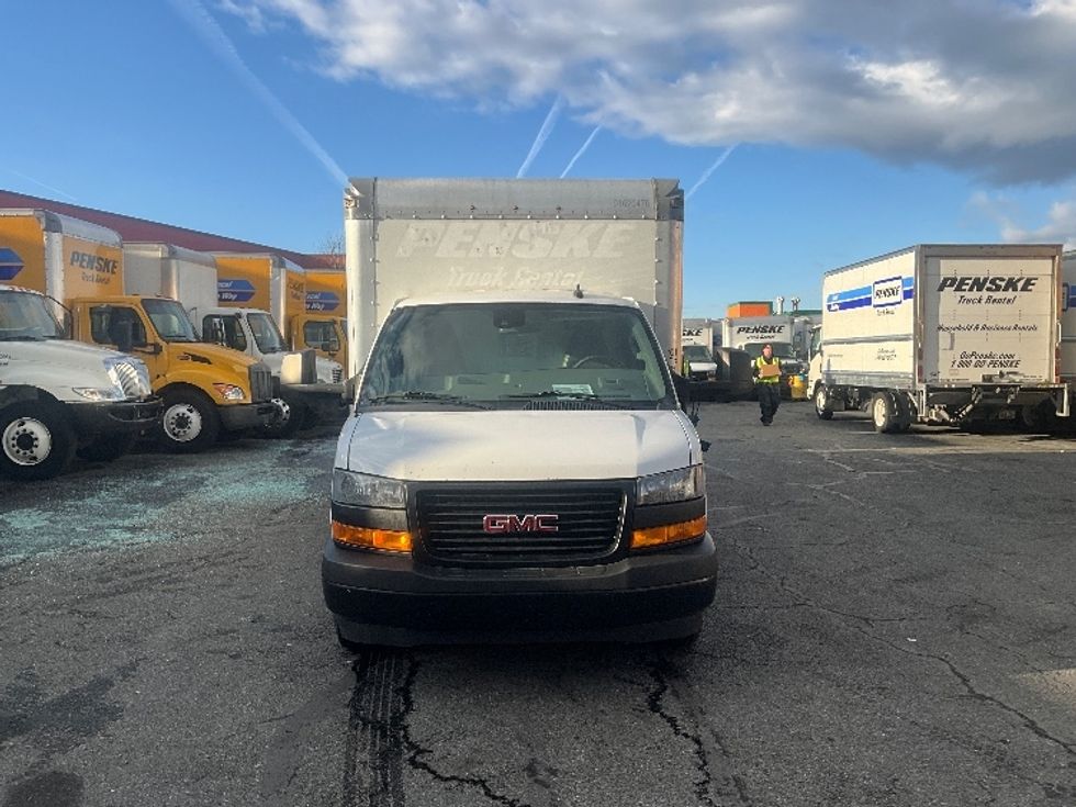 Light Duty Box Truck-Light and Medium Duty Trucks-GMC-2021-Savana G33903-Rockville-MD-114,823\n\t\tmiles-$ 28,250 - Image 2