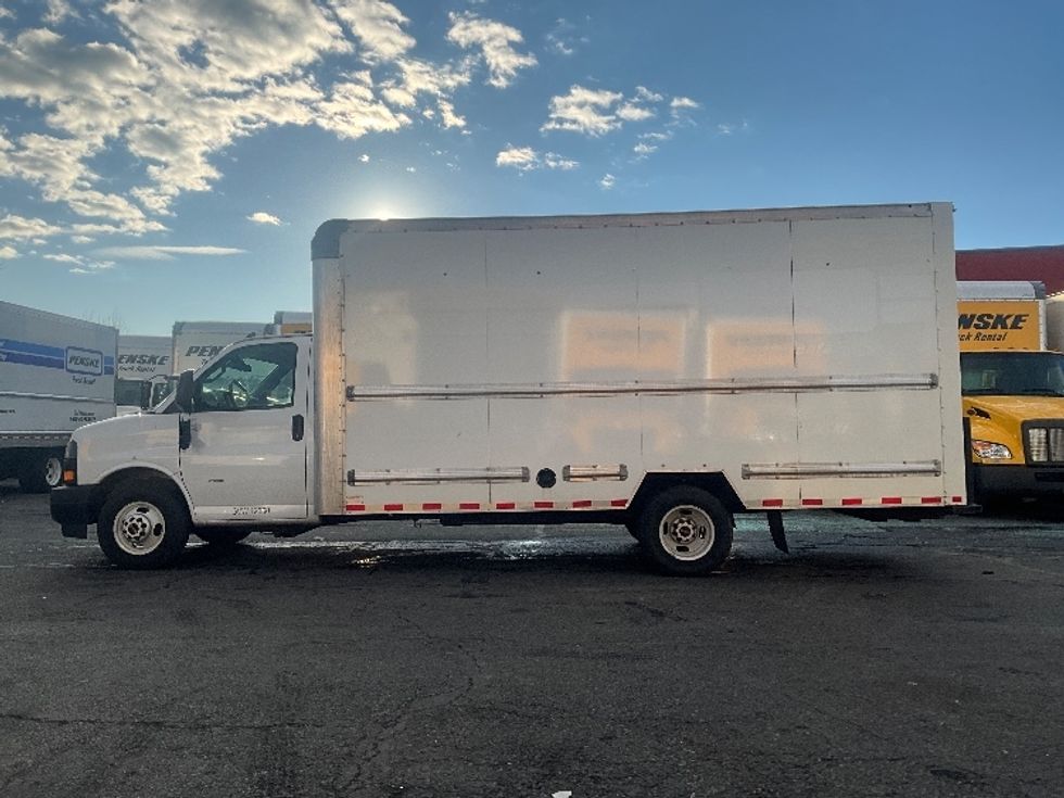 Light Duty Box Truck-Light and Medium Duty Trucks-GMC-2021-Savana G33903-Rockville-MD-114,823\n\t\tmiles-$ 28,250 - Image 4