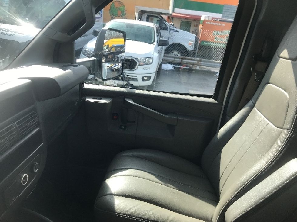 Light Duty Box Truck-Light and Medium Duty Trucks-GMC-2021-Savana G33903-Rockville-MD-57,482\n\t\tmiles-$ 34,250 - Image 18