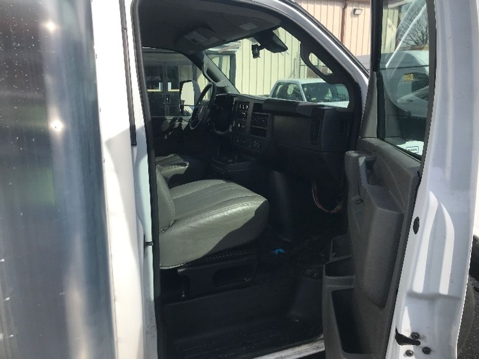 Light Duty Box Truck-Light and Medium Duty Trucks-GMC-2021-Savana G33903-Rockville-MD-57,482\n\t\tmiles-$ 34,250 - Image 19
