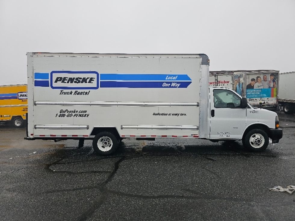 Light Duty Box Truck-Light and Medium Duty Trucks-GMC-2021-Savana G33903-Rockville-MD-77,904\n\t\tmiles-$ 32,500 - Image 14