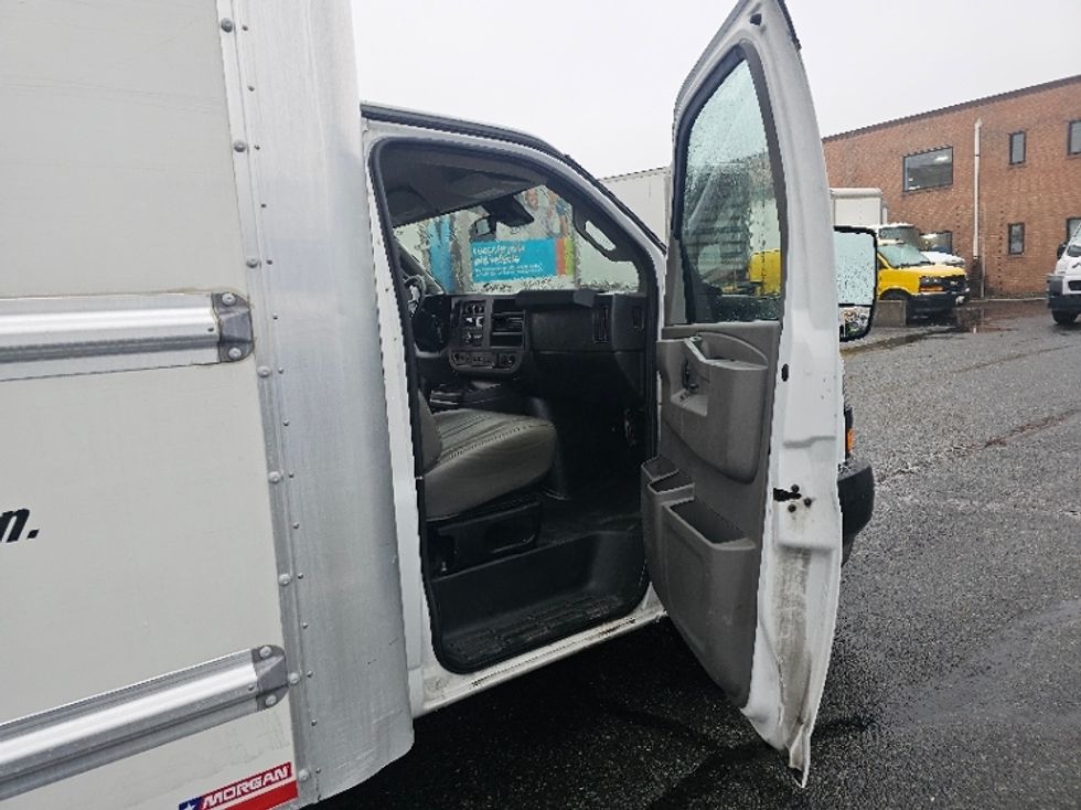 Light Duty Box Truck-Light and Medium Duty Trucks-GMC-2021-Savana G33903-Rockville-MD-77,904\n\t\tmiles-$ 32,500 - Image 19