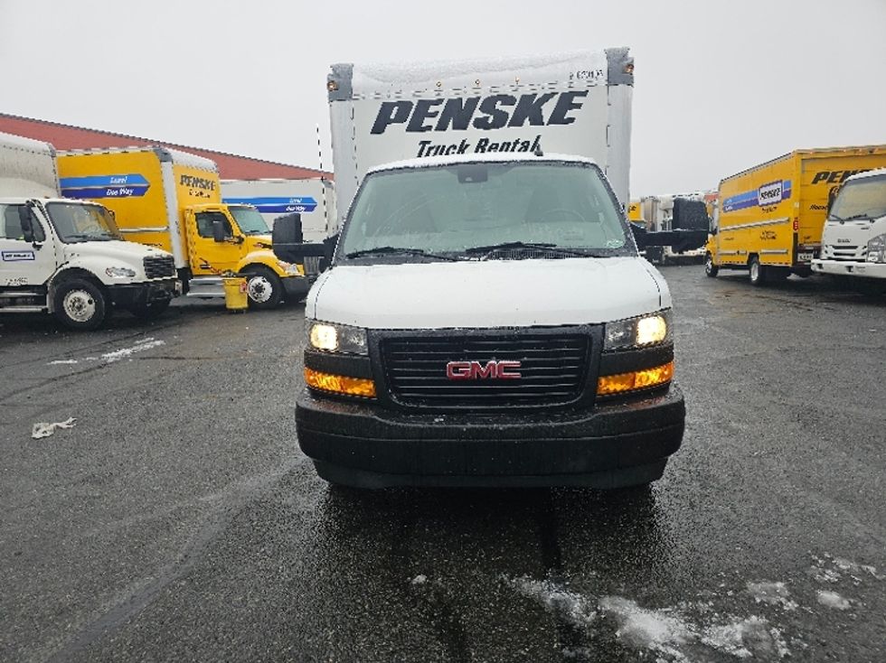 Light Duty Box Truck-Light and Medium Duty Trucks-GMC-2021-Savana G33903-Rockville-MD-77,904\n\t\tmiles-$ 32,500 - Image 2