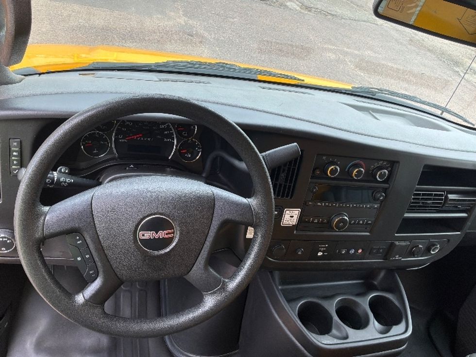Light Duty Box Truck-Light and Medium Duty Trucks-GMC-2021-Savana G33903-Rockville-MD-93,025\n\t\tmiles-$ 24,750 - Image 18