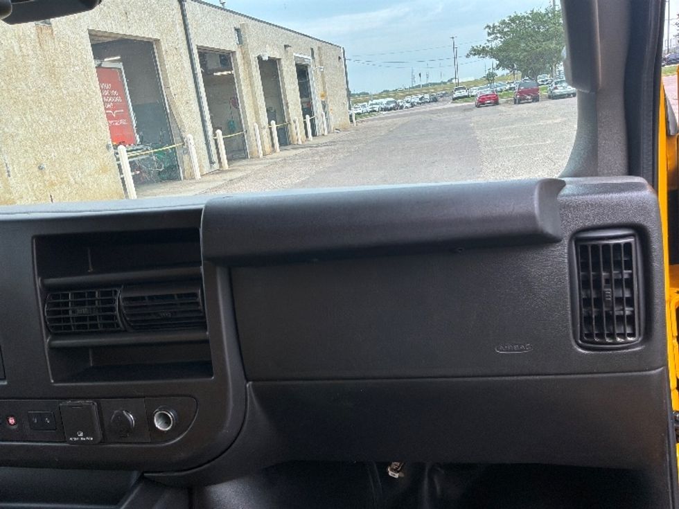 Light Duty Box Truck-Light and Medium Duty Trucks-GMC-2021-Savana G33903-Rockville-MD-93,025\n\t\tmiles-$ 24,750 - Image 21