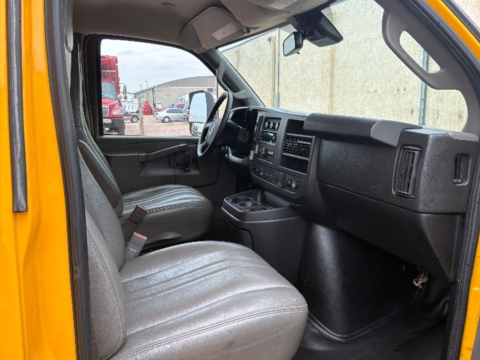 Light Duty Box Truck-Light and Medium Duty Trucks-GMC-2021-Savana G33903-Rockville-MD-93,025\n\t\tmiles-$ 24,750 - Image 22