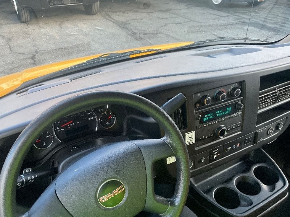 Light Duty Box Truck-Light and Medium Duty Trucks-GMC-2021-Savana G33903-Rockville-MD-94,775\n\t\tmiles-$ 26,250 - Image 16