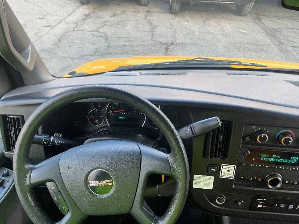 Light Duty Box Truck-Light and Medium Duty Trucks-GMC-2021-Savana G33903-Rockville-MD-94,775\n\t\tmiles-$ 26,250 - Image 17