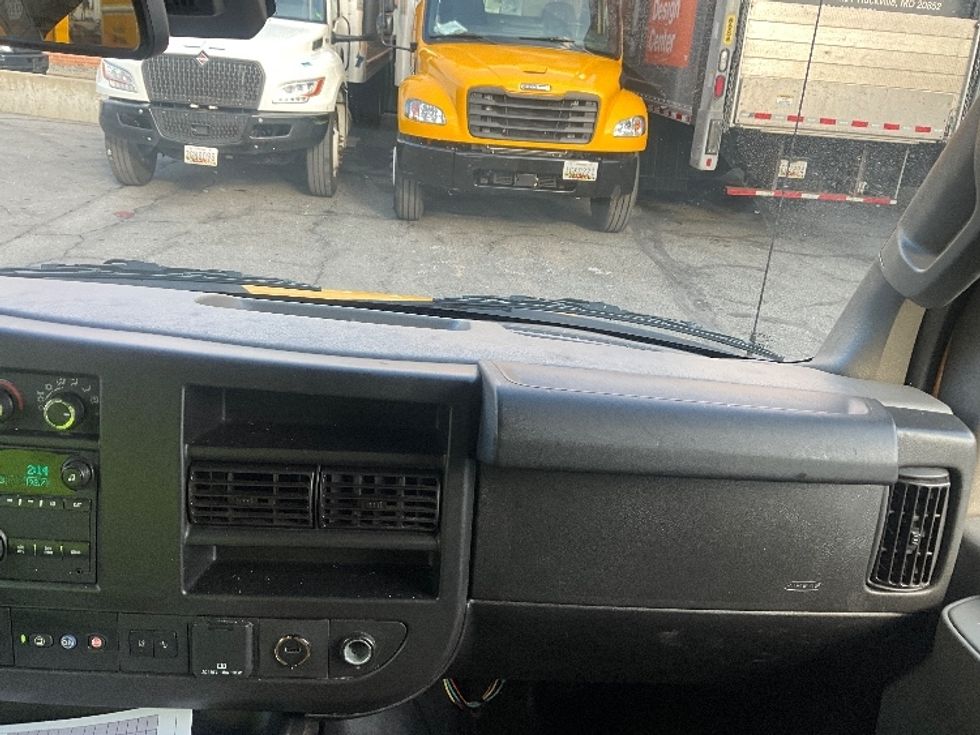 Light Duty Box Truck-Light and Medium Duty Trucks-GMC-2021-Savana G33903-Rockville-MD-94,775\n\t\tmiles-$ 26,250 - Image 20