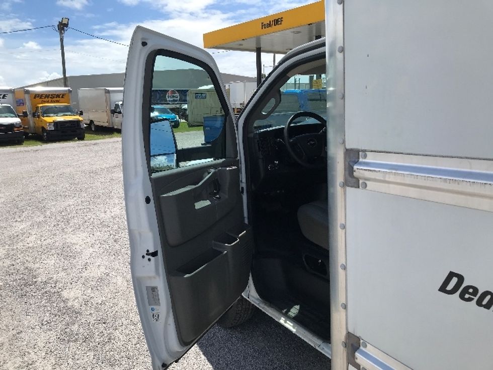 Light Duty Box Truck-Light and Medium Duty Trucks-GMC-2021-Savana G33903-Romulus-MI-108,995\n\t\tmiles-$ 28,000 - Image 13