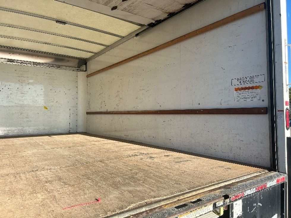 Light Duty Box Truck-Light and Medium Duty Trucks-GMC-2021-Savana G33903-Romulus-MI-129,377\n\t\tmiles-$ 24,250 - Image 12