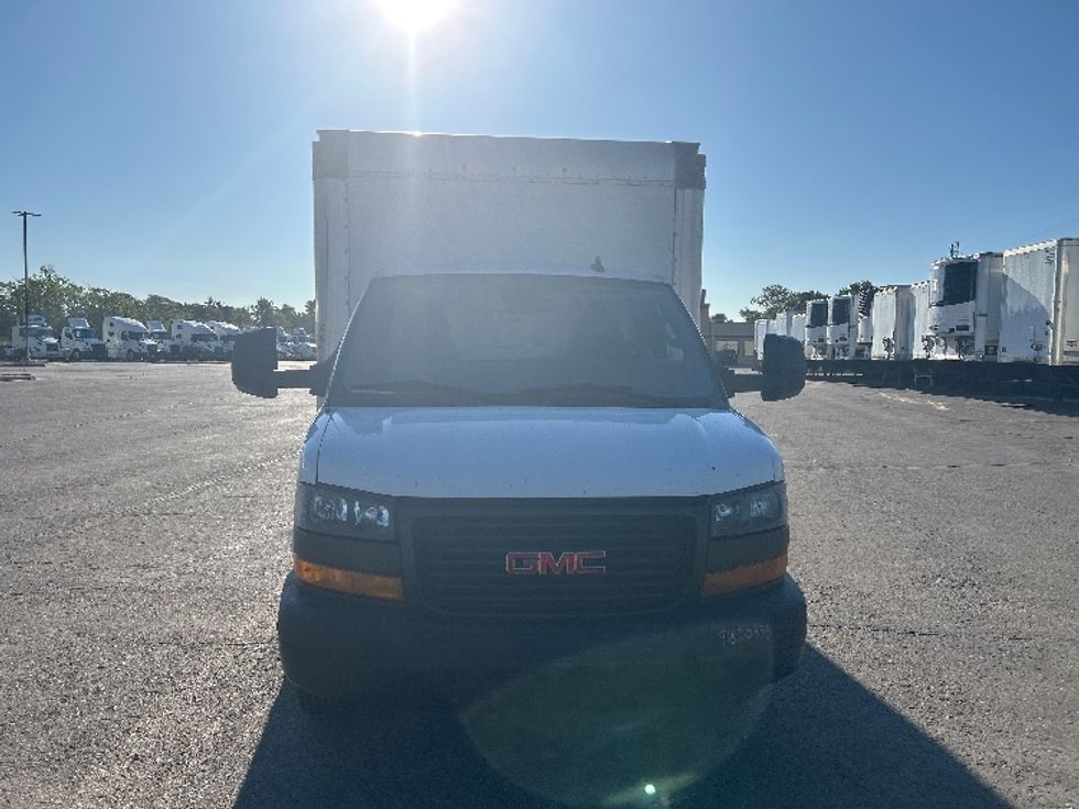 Light Duty Box Truck-Light and Medium Duty Trucks-GMC-2021-Savana G33903-Romulus-MI-129,377\n\t\tmiles-$ 24,250 - Image 2