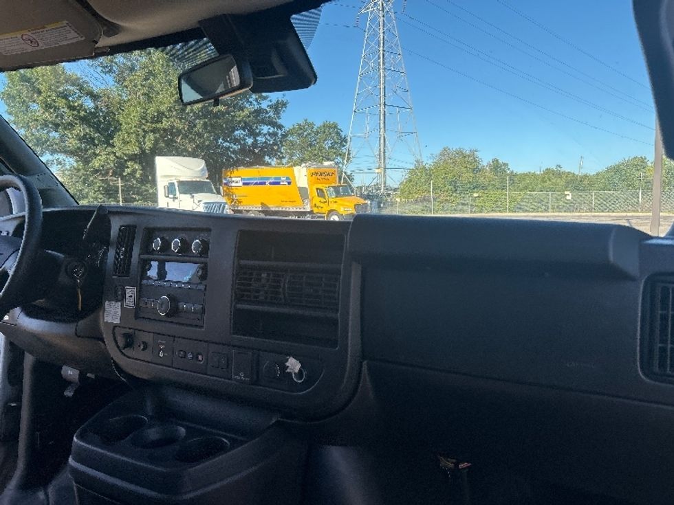 Light Duty Box Truck-Light and Medium Duty Trucks-GMC-2021-Savana G33903-Romulus-MI-129,377\n\t\tmiles-$ 24,250 - Image 21