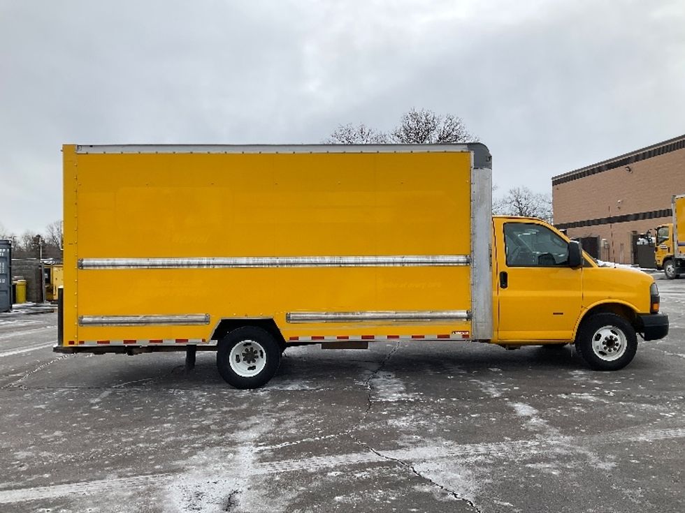 Light Duty Box Truck-Light and Medium Duty Trucks-GMC-2021-Savana G33903-Romulus-MI-96,774\n\t\tmiles-$ 26,500 - Image 15