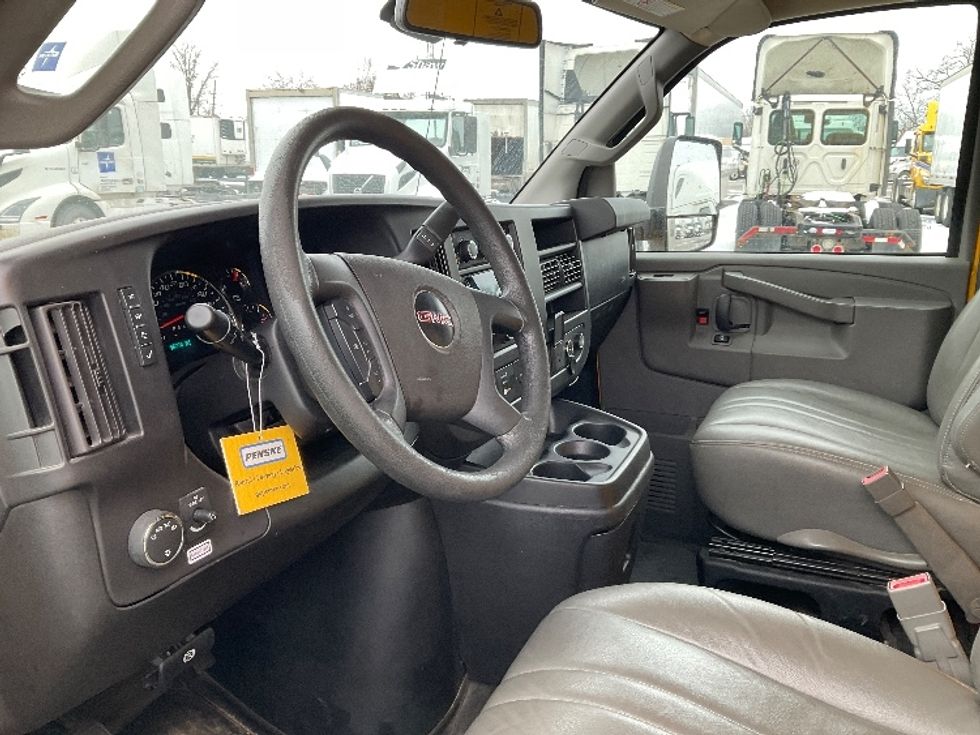 Light Duty Box Truck-Light and Medium Duty Trucks-GMC-2021-Savana G33903-Romulus-MI-96,774\n\t\tmiles-$ 26,500 - Image 17