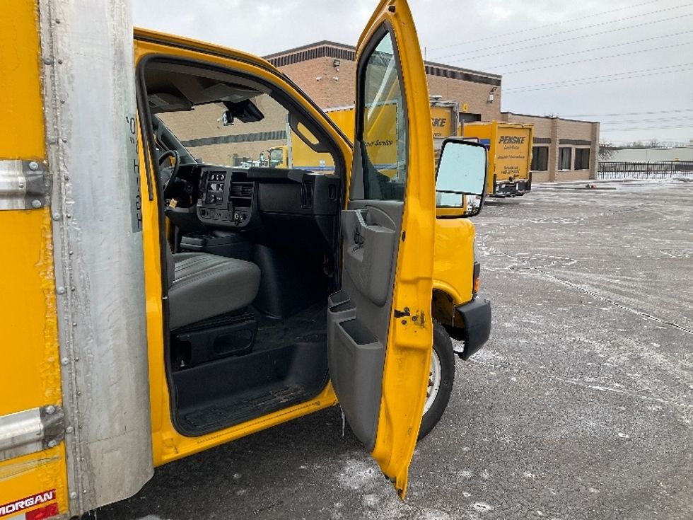 Light Duty Box Truck-Light and Medium Duty Trucks-GMC-2021-Savana G33903-Romulus-MI-96,774\n\t\tmiles-$ 26,500 - Image 20