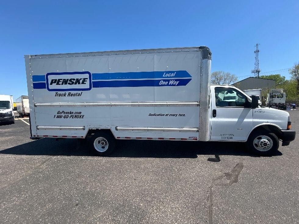Light Duty Box Truck-Light and Medium Duty Trucks-GMC-2021-Savana G33903-Roseville-MN-107,234\n\t\tmiles-$ 27,750 - Image 15