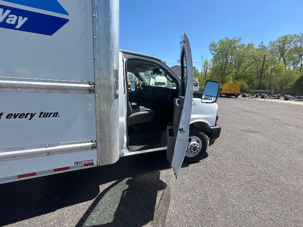 Light Duty Box Truck-Light and Medium Duty Trucks-GMC-2021-Savana G33903-Roseville-MN-107,234\n\t\tmiles-$ 27,750 - Image 16