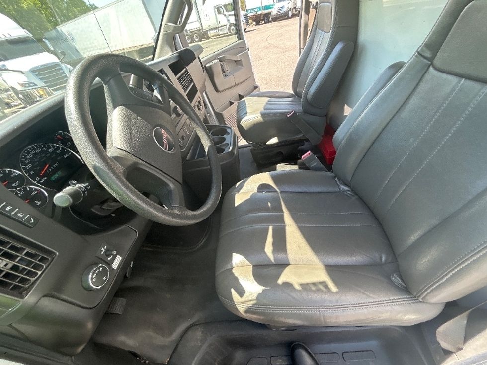 Light Duty Box Truck-Light and Medium Duty Trucks-GMC-2021-Savana G33903-Roseville-MN-107,234\n\t\tmiles-$ 27,750 - Image 19