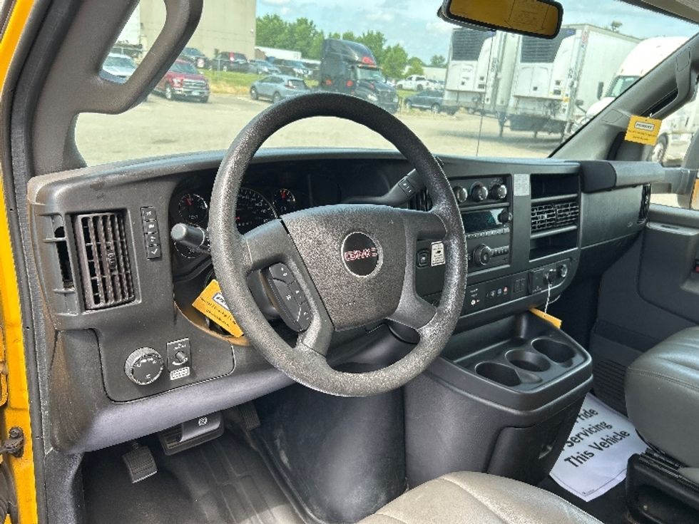 Light Duty Box Truck-Light and Medium Duty Trucks-GMC-2021-Savana G33903-Roseville-MN-76,173\n\t\tmiles-$ 28,000 - Image 16