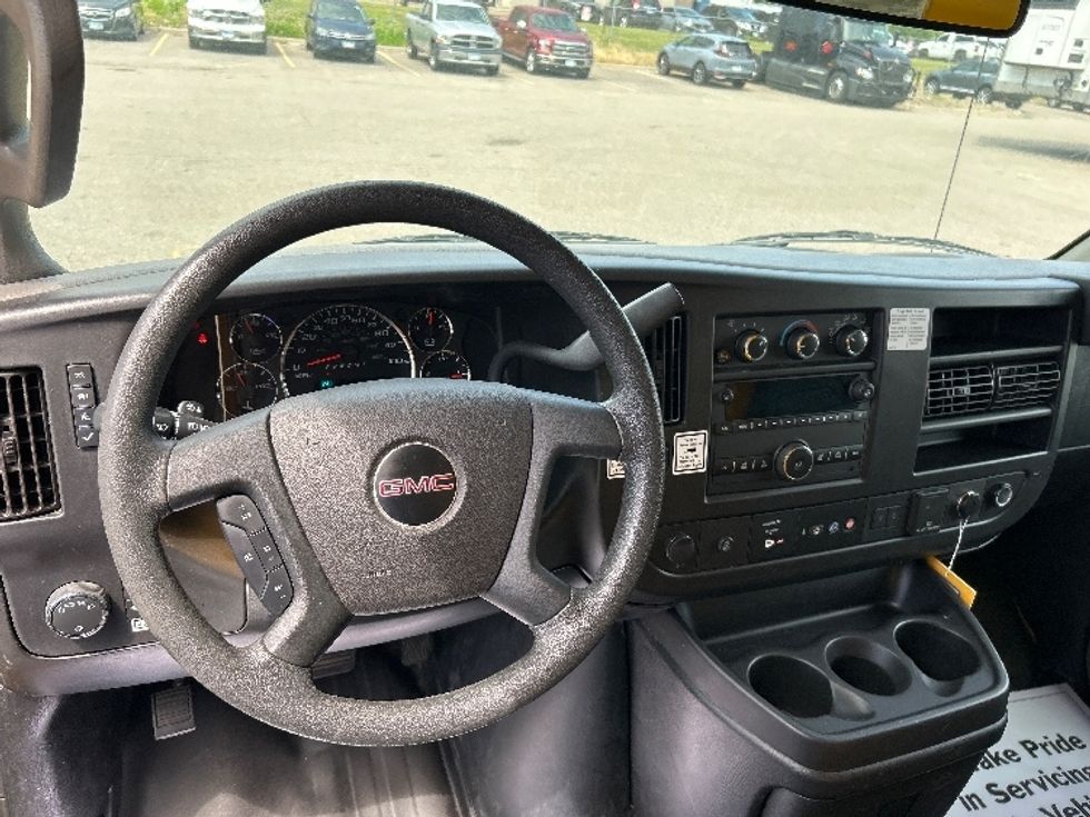 Light Duty Box Truck-Light and Medium Duty Trucks-GMC-2021-Savana G33903-Roseville-MN-76,173\n\t\tmiles-$ 28,000 - Image 17