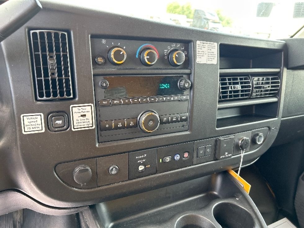 Light Duty Box Truck-Light and Medium Duty Trucks-GMC-2021-Savana G33903-Roseville-MN-76,173\n\t\tmiles-$ 28,000 - Image 24