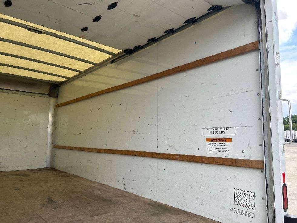 Light Duty Box Truck-Light and Medium Duty Trucks-GMC-2021-Savana G33903-Roseville-MN-77,970\n\t\tmiles-$ 32,500 - Image 11