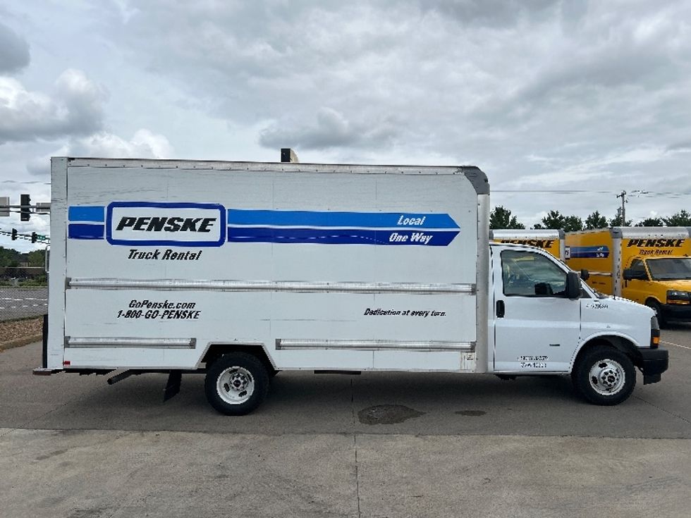 Light Duty Box Truck-Light and Medium Duty Trucks-GMC-2021-Savana G33903-Roseville-MN-77,970\n\t\tmiles-$ 32,500 - Image 14